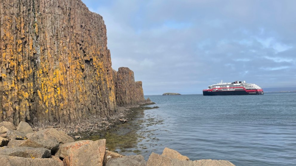 Fridtjof Nansen frá Noregi lá í höfn í Stykkishólmi 30. maí, sama dag og niðurstöður voru kynntar